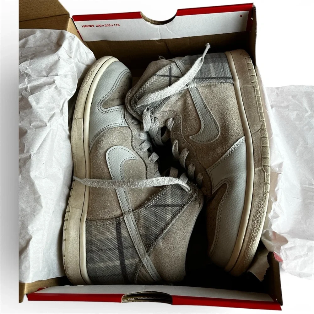 Nike Dunk Hi SE (GS) Sneakers Size 6Y